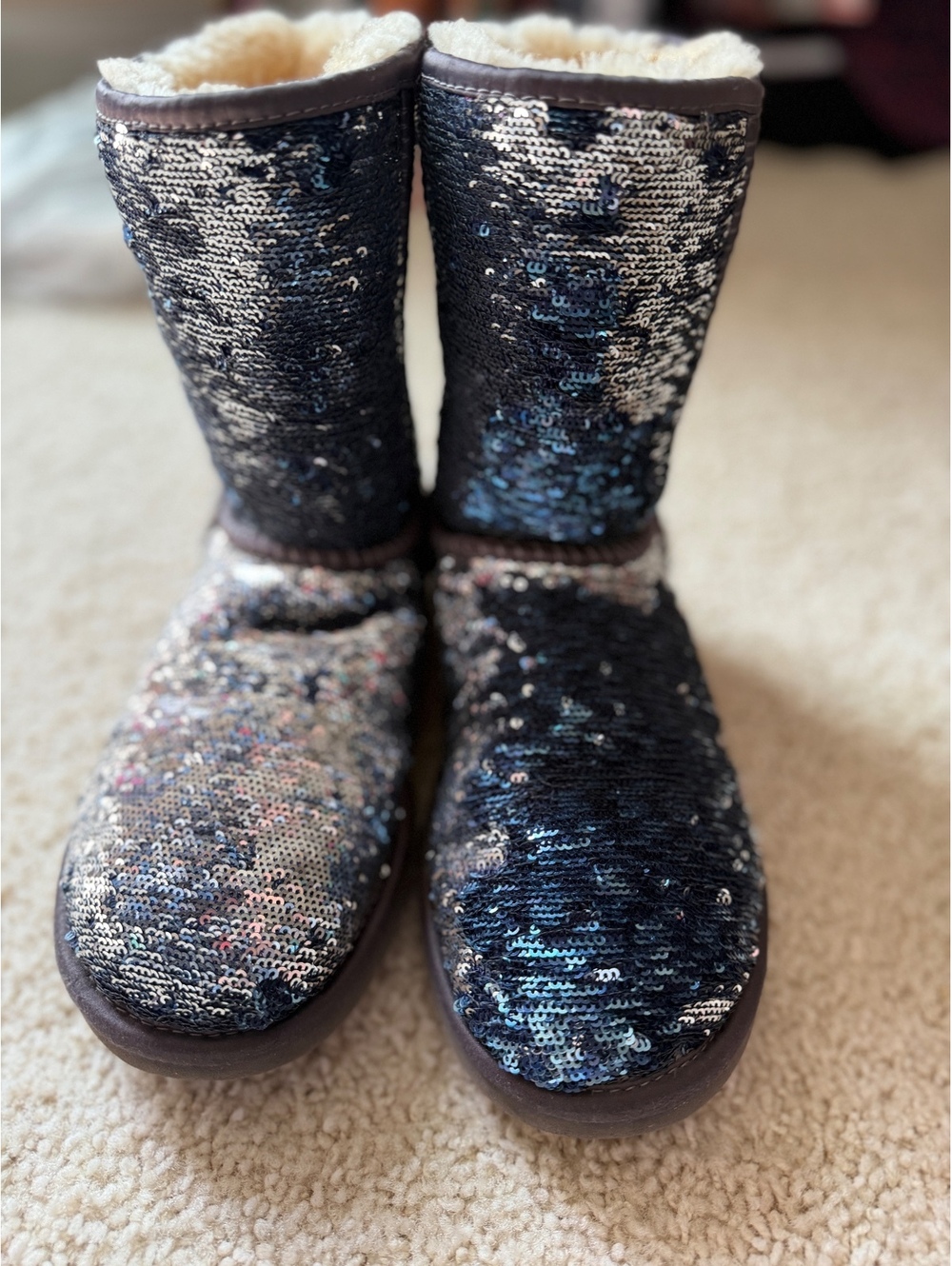 UGG - 9 - blue/silver sequins